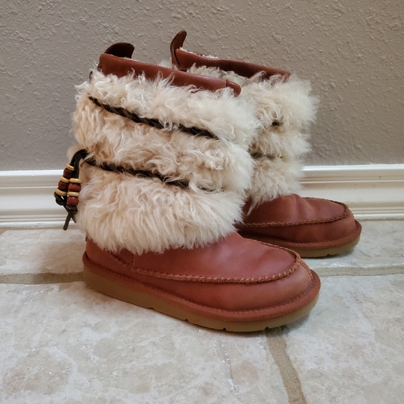UGG Shoes - UGG Premium Leather Shearling Boots Size 5